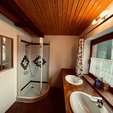 Nature, Chaleur, Calme Et Confort Au Coeur Des Ardennes Belges ロシュフォール